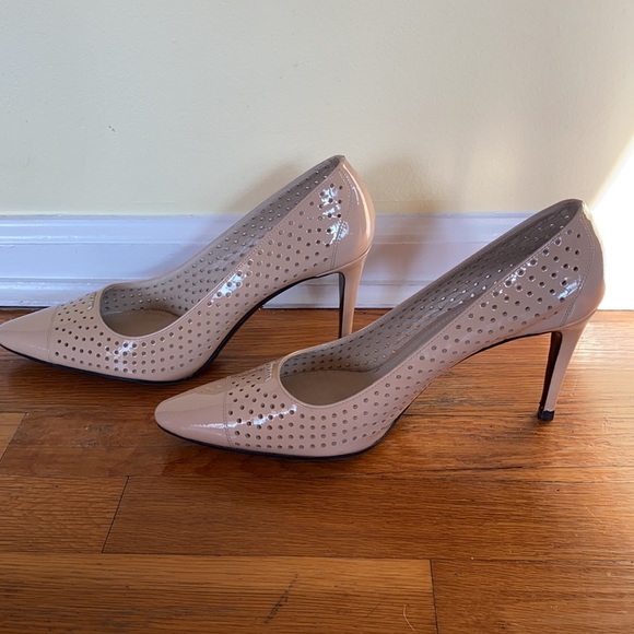 Prada Nude Patent Leather Pumps Dot holes Sz 9 - Picture 5 of 6